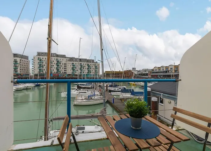 On The Water With Free Parking - By My Getaways