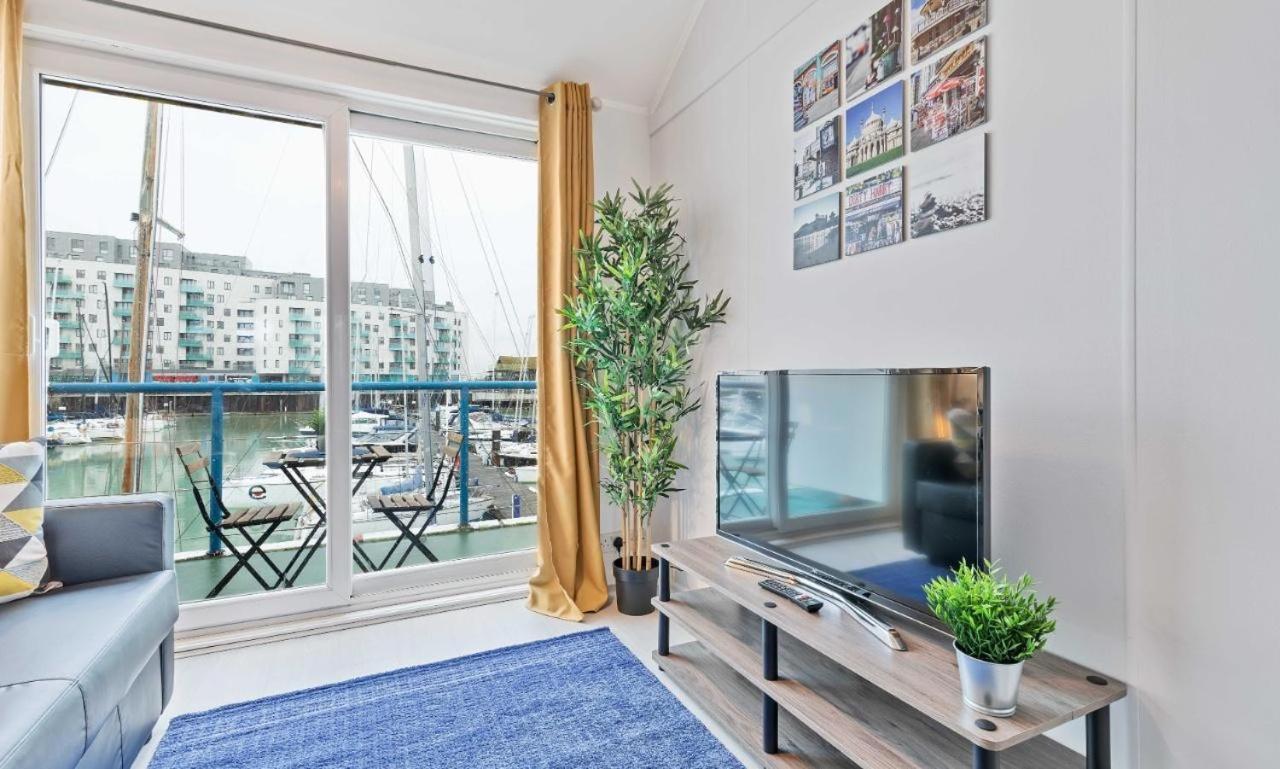 Appartement On The Water With Free Parking - By My Getaways Hove