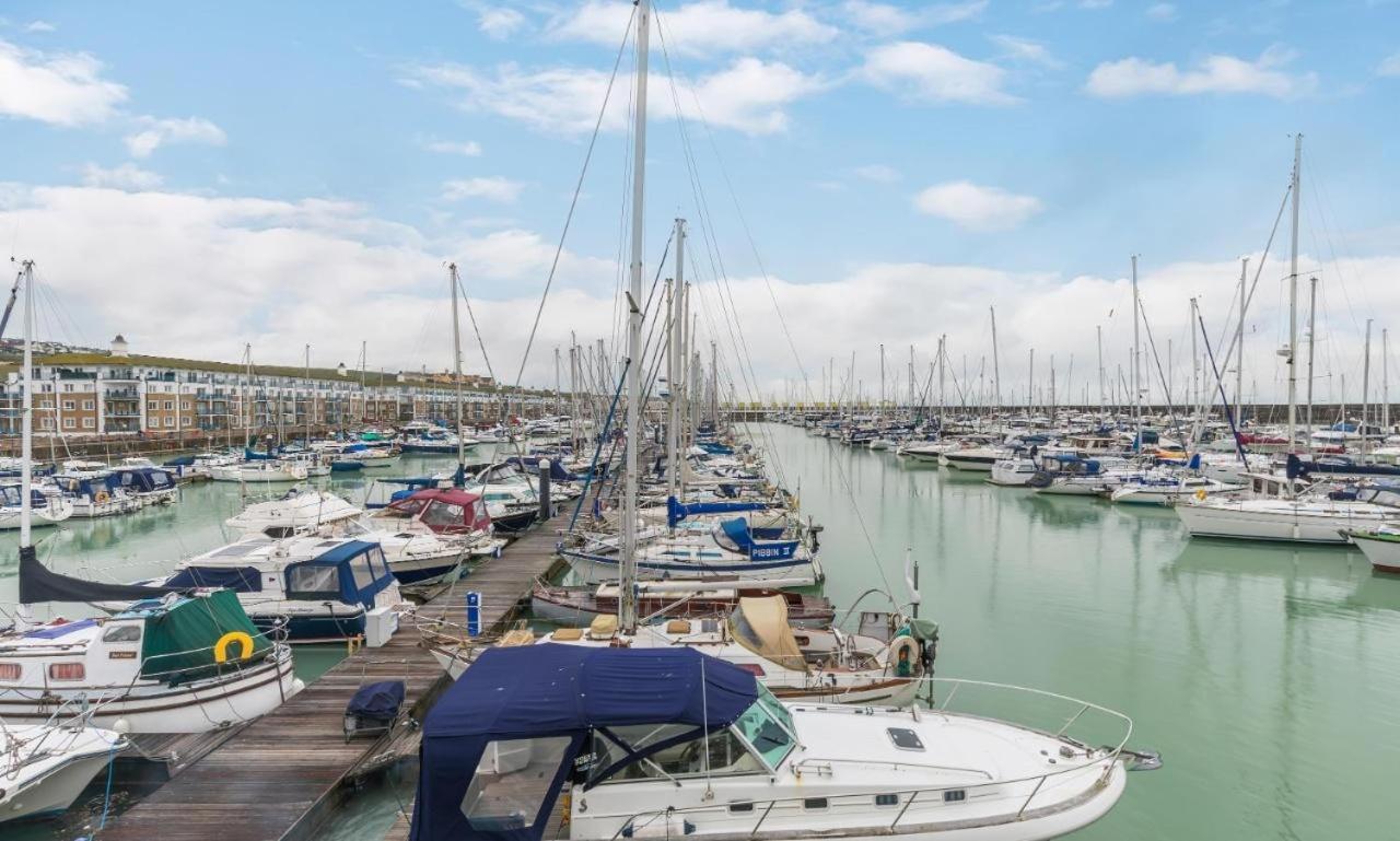On The Water With Free Parking - By My Getaways