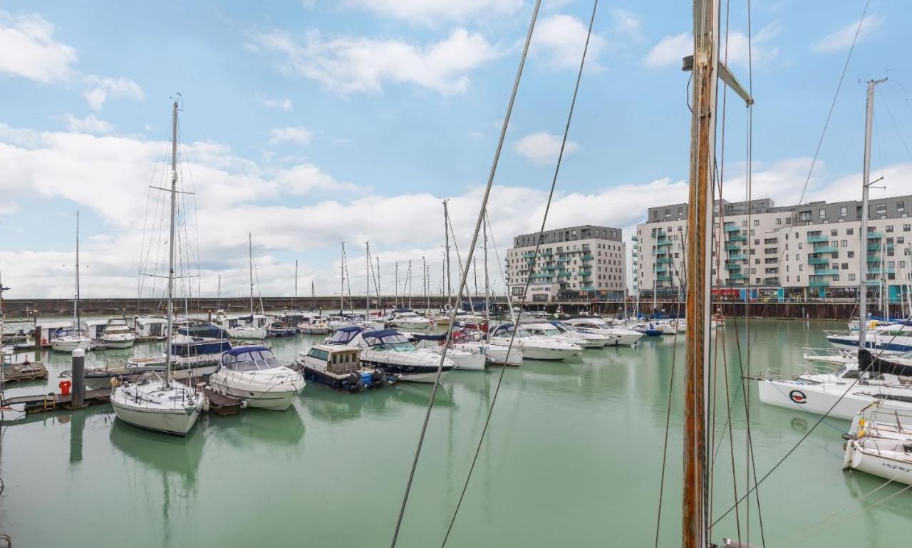 On The Water With Free Parking - By My Getaways Appartement