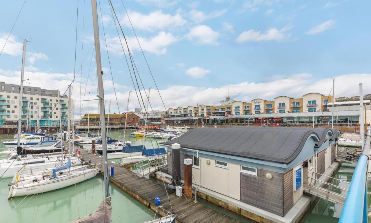 On The Water With Free Parking - By My Getaways Appartement Hove