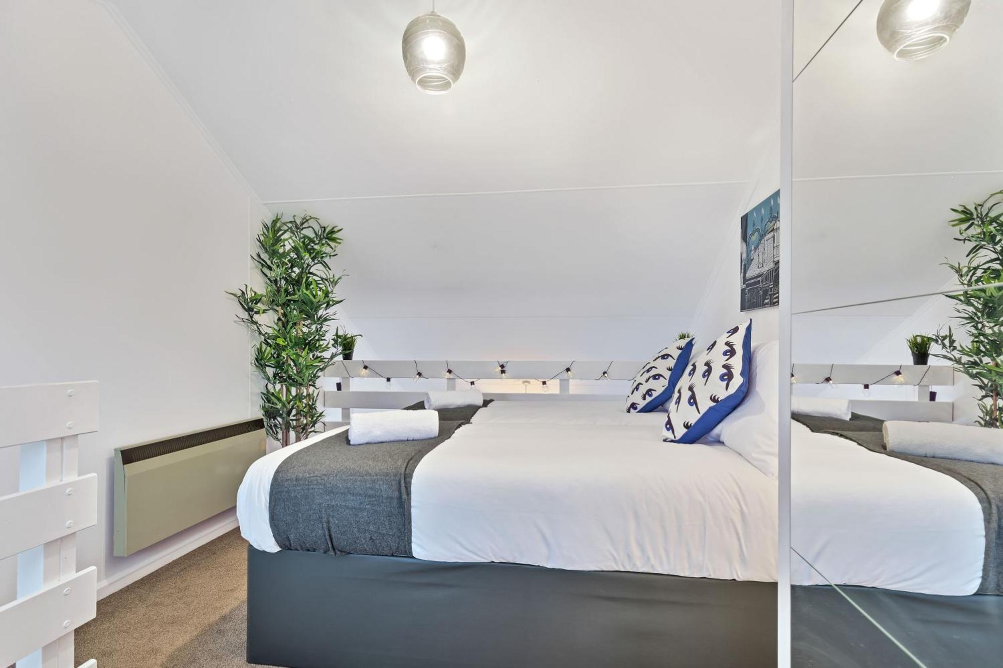 On The Water With Free Parking - By My Getaways Appartement Hove