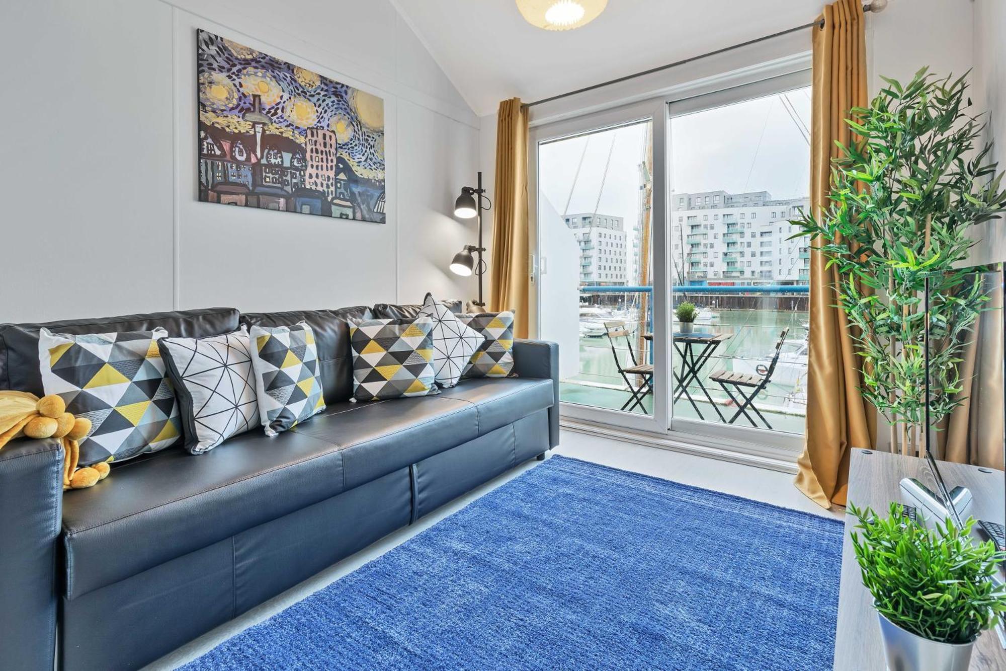 On The Water With Free Parking - By My Getaways Appartement Hove