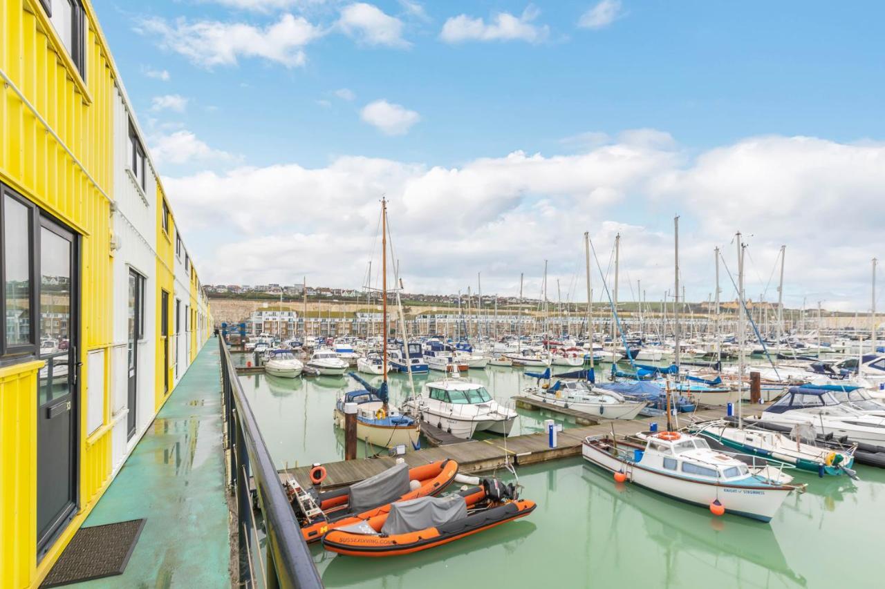 On The Water With Free Parking - By My Getaways Brighton